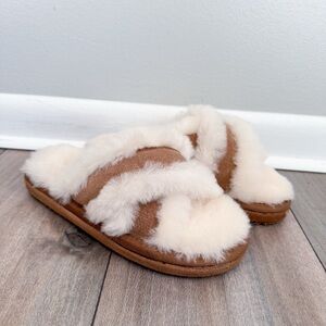 NEW The Vermont Country Store genuine suede Australian shearling cross slipper